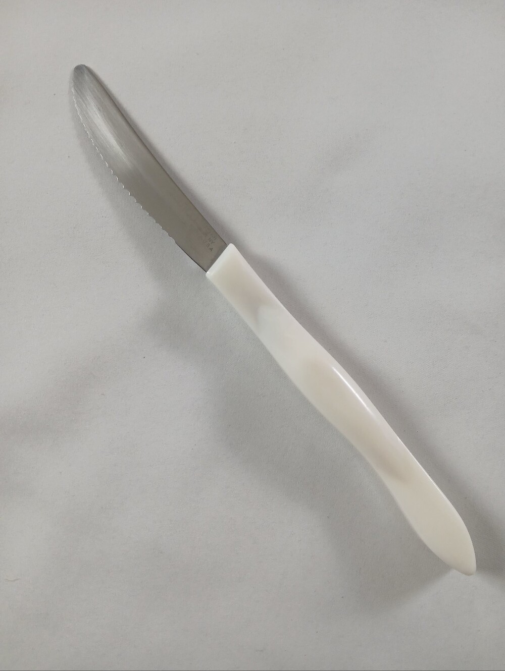 Cutco 1759 KH Steak Knife With Pearl Colored Handle
